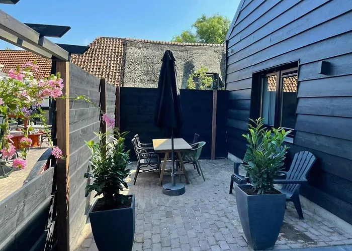Tasteful Apartment In Vrouwenpolder Close To The Beach